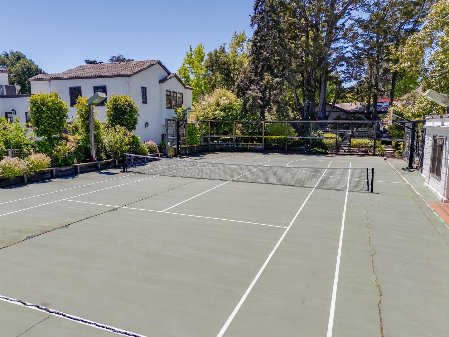 Detail Gallery Image 115 of 133 For 2181 Parkside Ave, Hillsborough,  CA 94010 - 7 Beds | 6/2 Baths