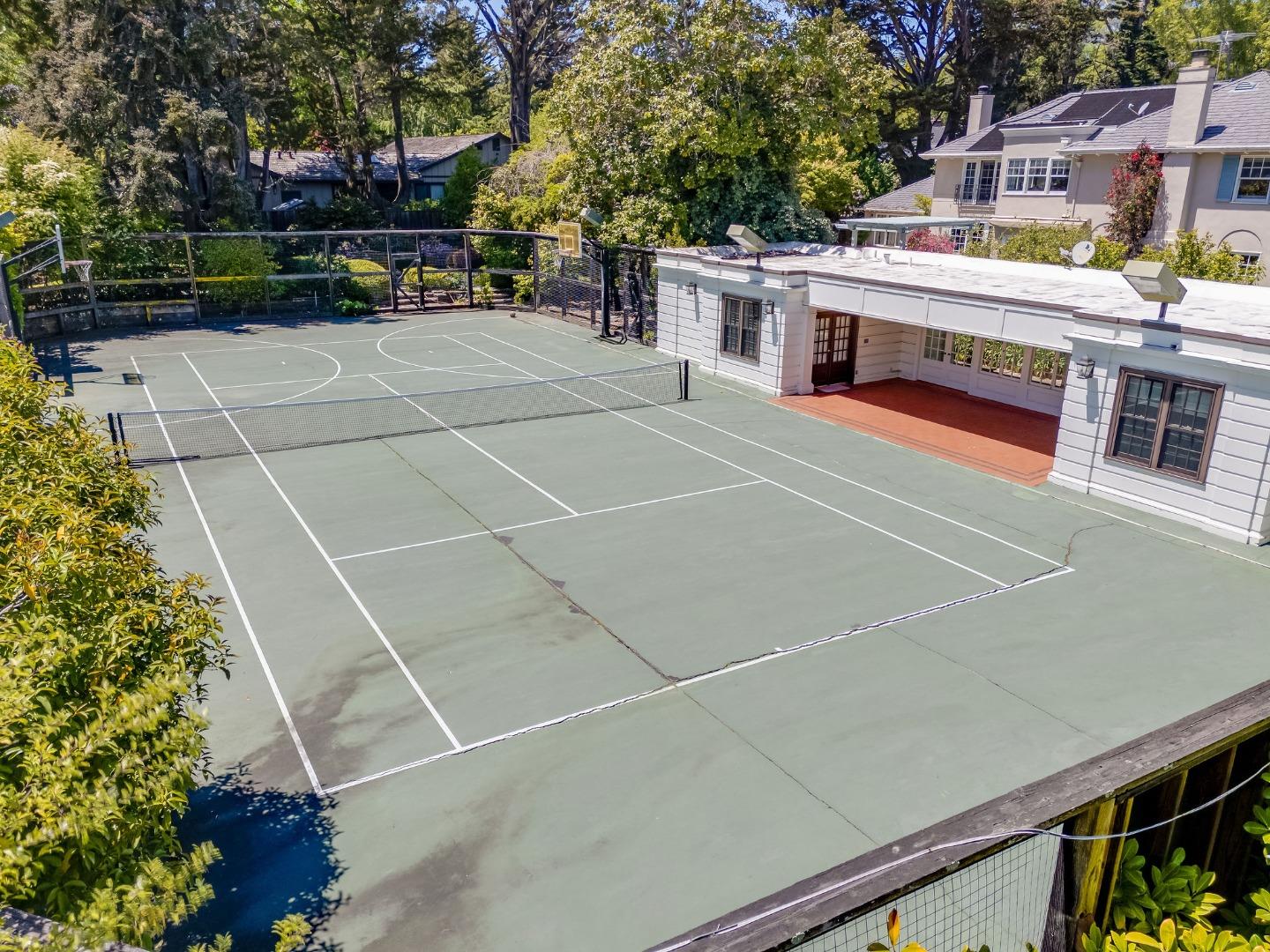 Detail Gallery Image 116 of 133 For 2181 Parkside Ave, Hillsborough,  CA 94010 - 7 Beds | 6/2 Baths