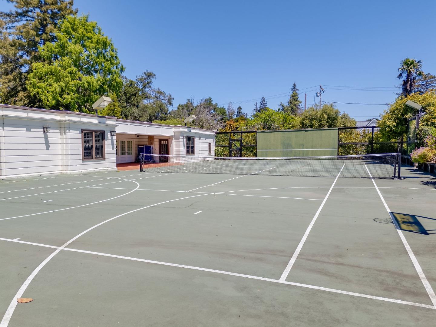 Detail Gallery Image 117 of 133 For 2181 Parkside Ave, Hillsborough,  CA 94010 - 7 Beds | 6/2 Baths