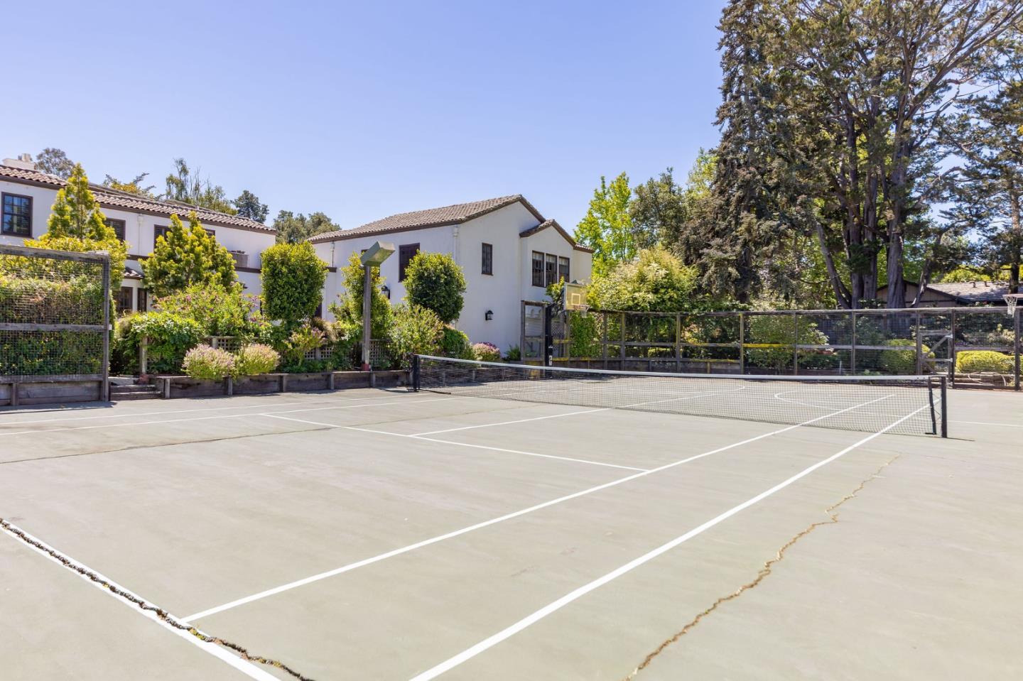 Detail Gallery Image 118 of 133 For 2181 Parkside Ave, Hillsborough,  CA 94010 - 7 Beds | 6/2 Baths