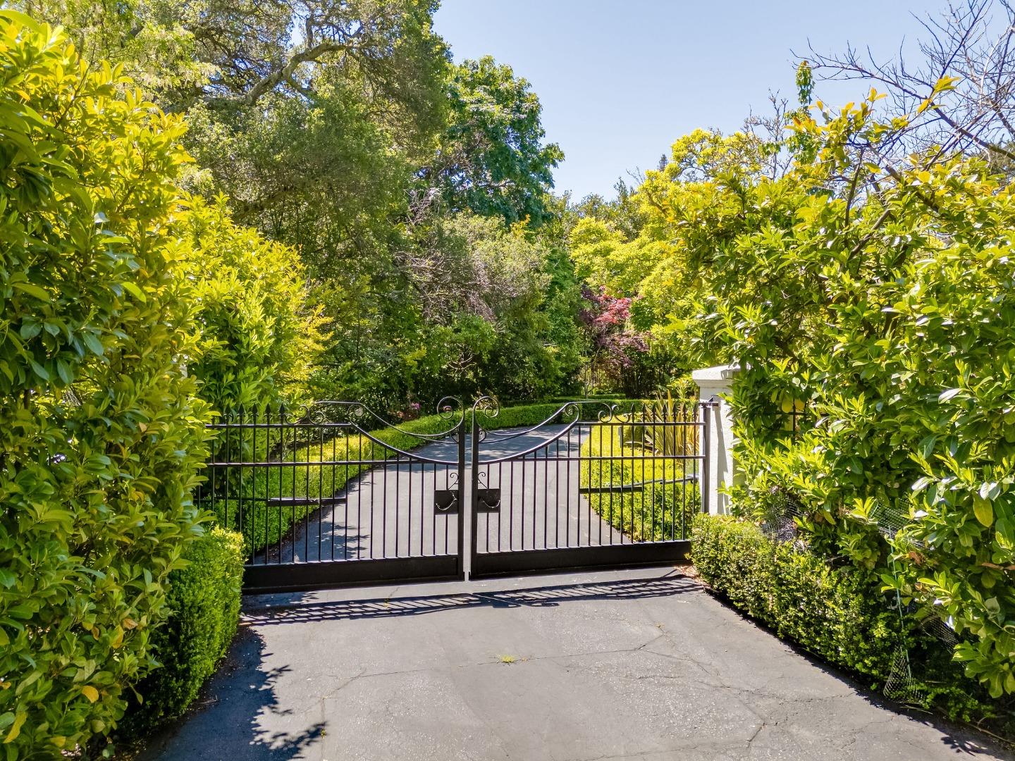 Detail Gallery Image 133 of 133 For 2181 Parkside Ave, Hillsborough,  CA 94010 - 7 Beds | 6/2 Baths