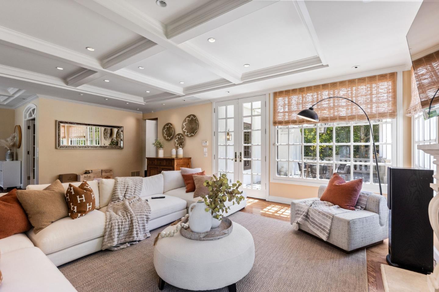 Detail Gallery Image 16 of 133 For 2181 Parkside Ave, Hillsborough,  CA 94010 - 7 Beds | 6/2 Baths