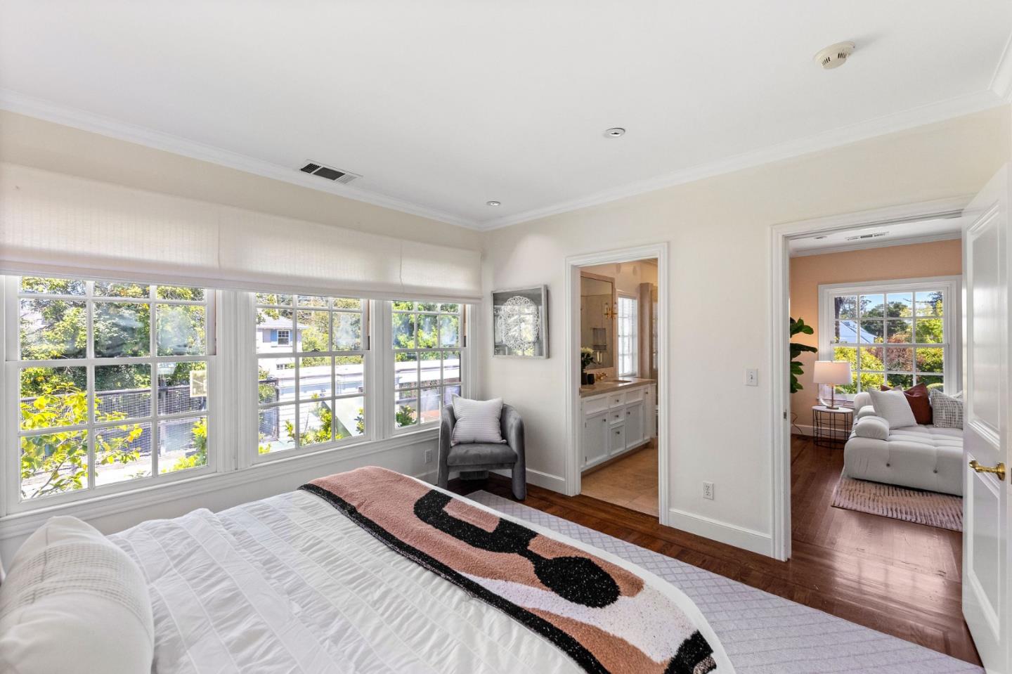 Detail Gallery Image 32 of 133 For 2181 Parkside Ave, Hillsborough,  CA 94010 - 7 Beds | 6/2 Baths