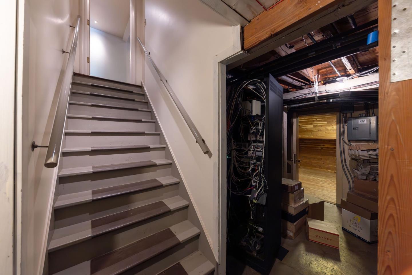 Detail Gallery Image 38 of 133 For 2181 Parkside Ave, Hillsborough,  CA 94010 - 7 Beds | 6/2 Baths