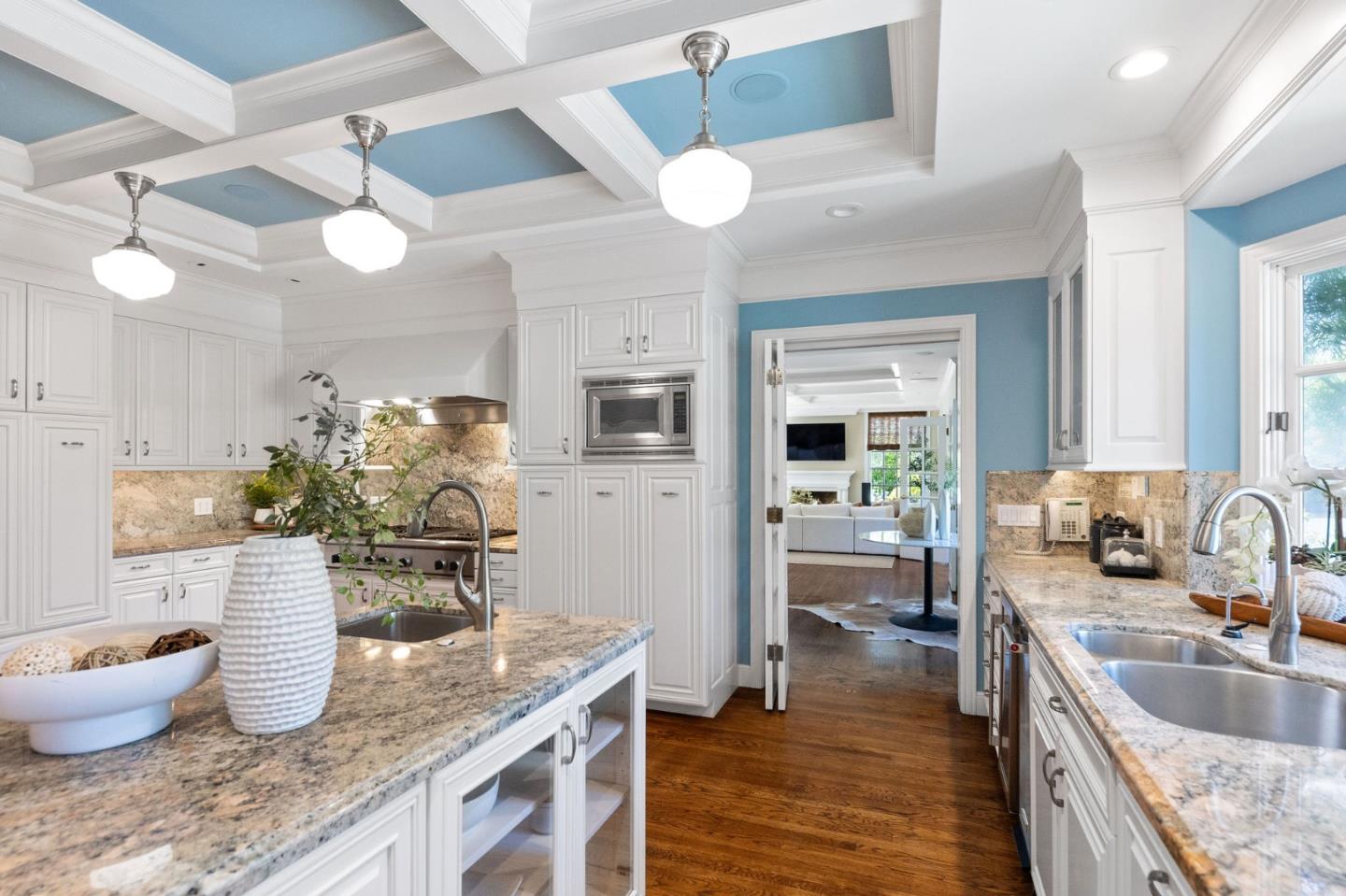Detail Gallery Image 42 of 133 For 2181 Parkside Ave, Hillsborough,  CA 94010 - 7 Beds | 6/2 Baths