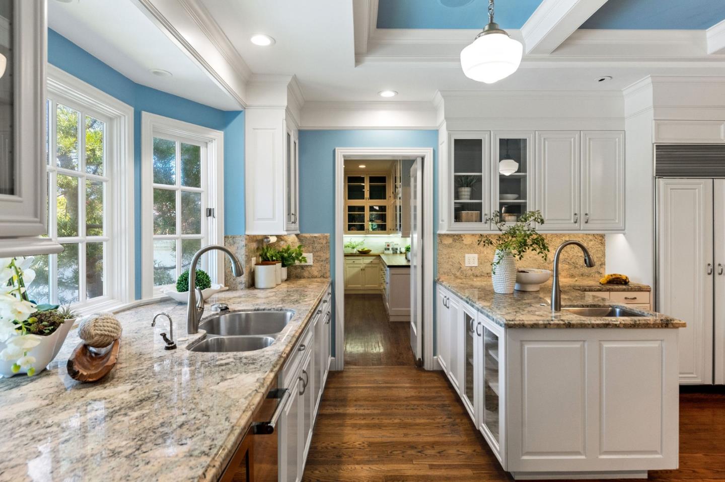 Detail Gallery Image 47 of 133 For 2181 Parkside Ave, Hillsborough,  CA 94010 - 7 Beds | 6/2 Baths