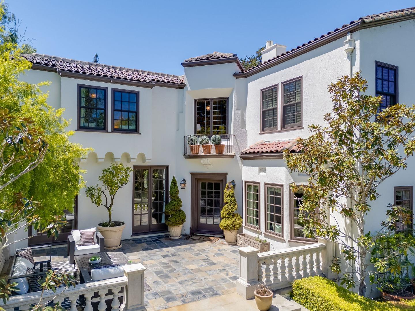 Detail Gallery Image 7 of 133 For 2181 Parkside Ave, Hillsborough,  CA 94010 - 7 Beds | 6/2 Baths