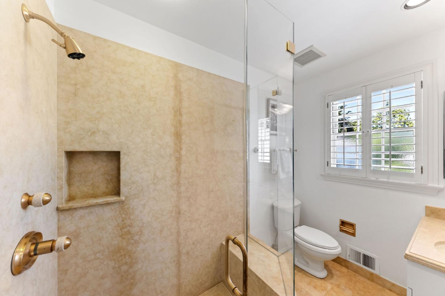 Detail Gallery Image 78 of 133 For 2181 Parkside Ave, Hillsborough,  CA 94010 - 7 Beds | 6/2 Baths