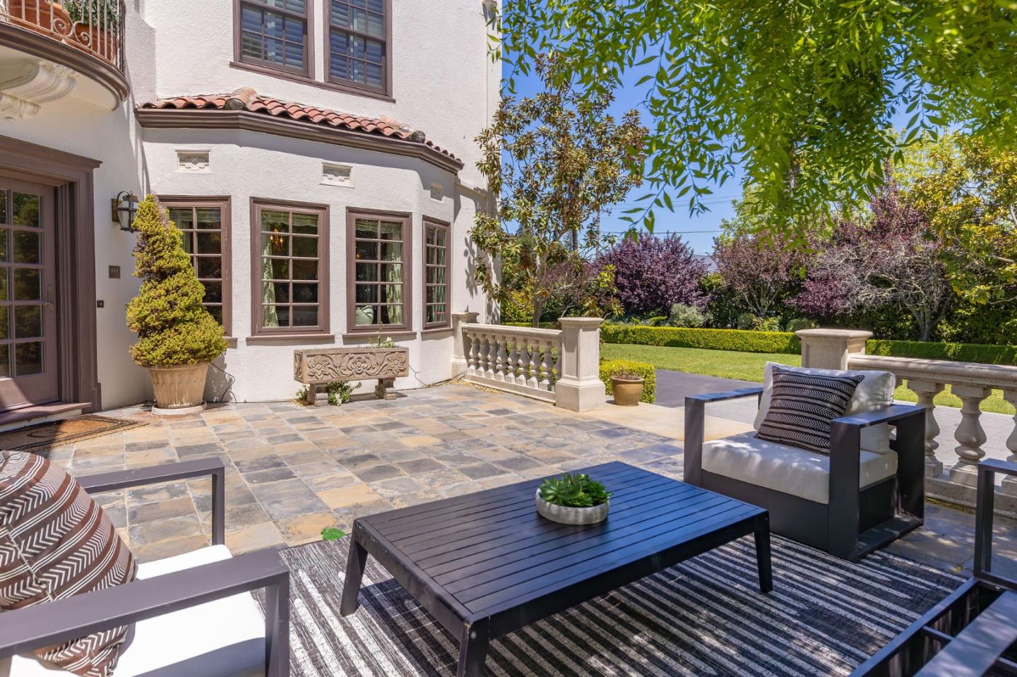 Detail Gallery Image 8 of 133 For 2181 Parkside Ave, Hillsborough,  CA 94010 - 7 Beds | 6/2 Baths
