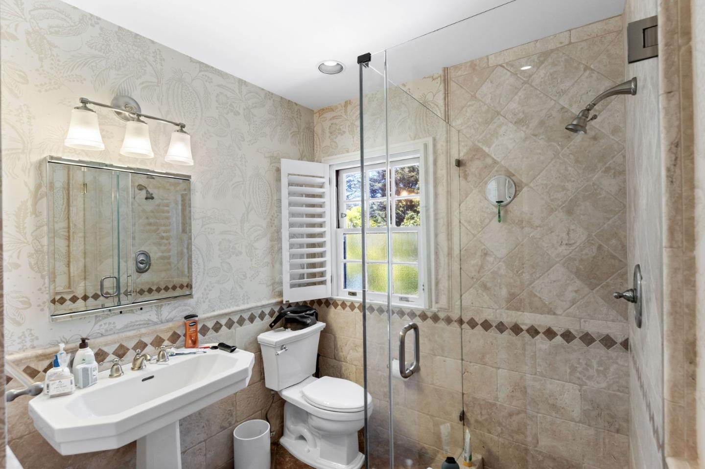 Detail Gallery Image 85 of 133 For 2181 Parkside Ave, Hillsborough,  CA 94010 - 7 Beds | 6/2 Baths