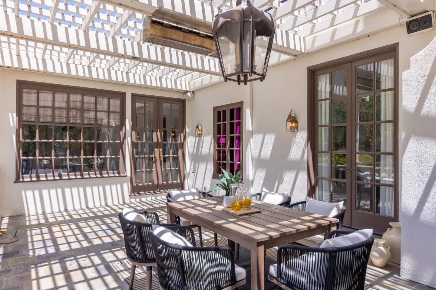 Detail Gallery Image 88 of 133 For 2181 Parkside Ave, Hillsborough,  CA 94010 - 7 Beds | 6/2 Baths
