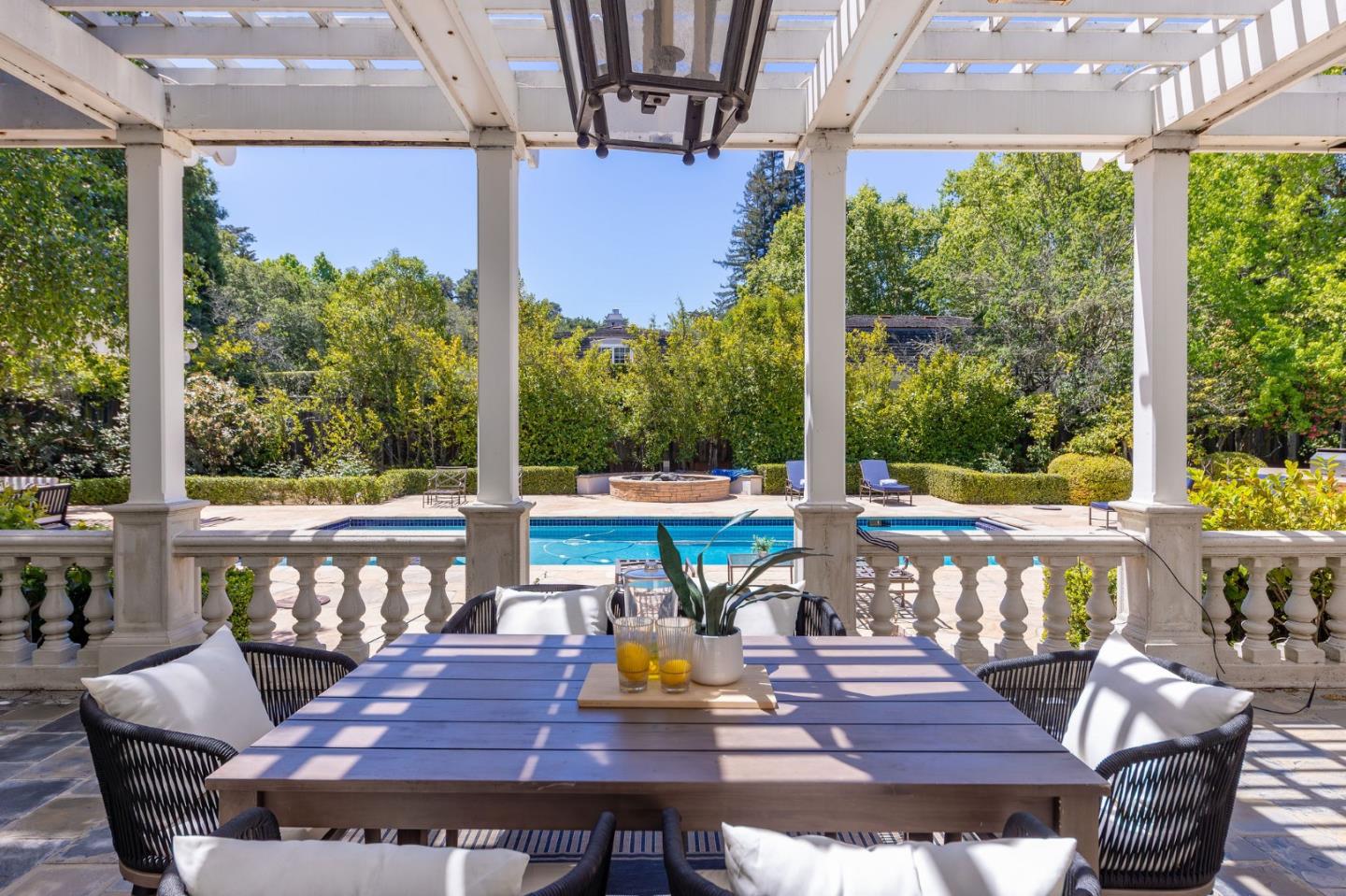 Detail Gallery Image 90 of 133 For 2181 Parkside Ave, Hillsborough,  CA 94010 - 7 Beds | 6/2 Baths