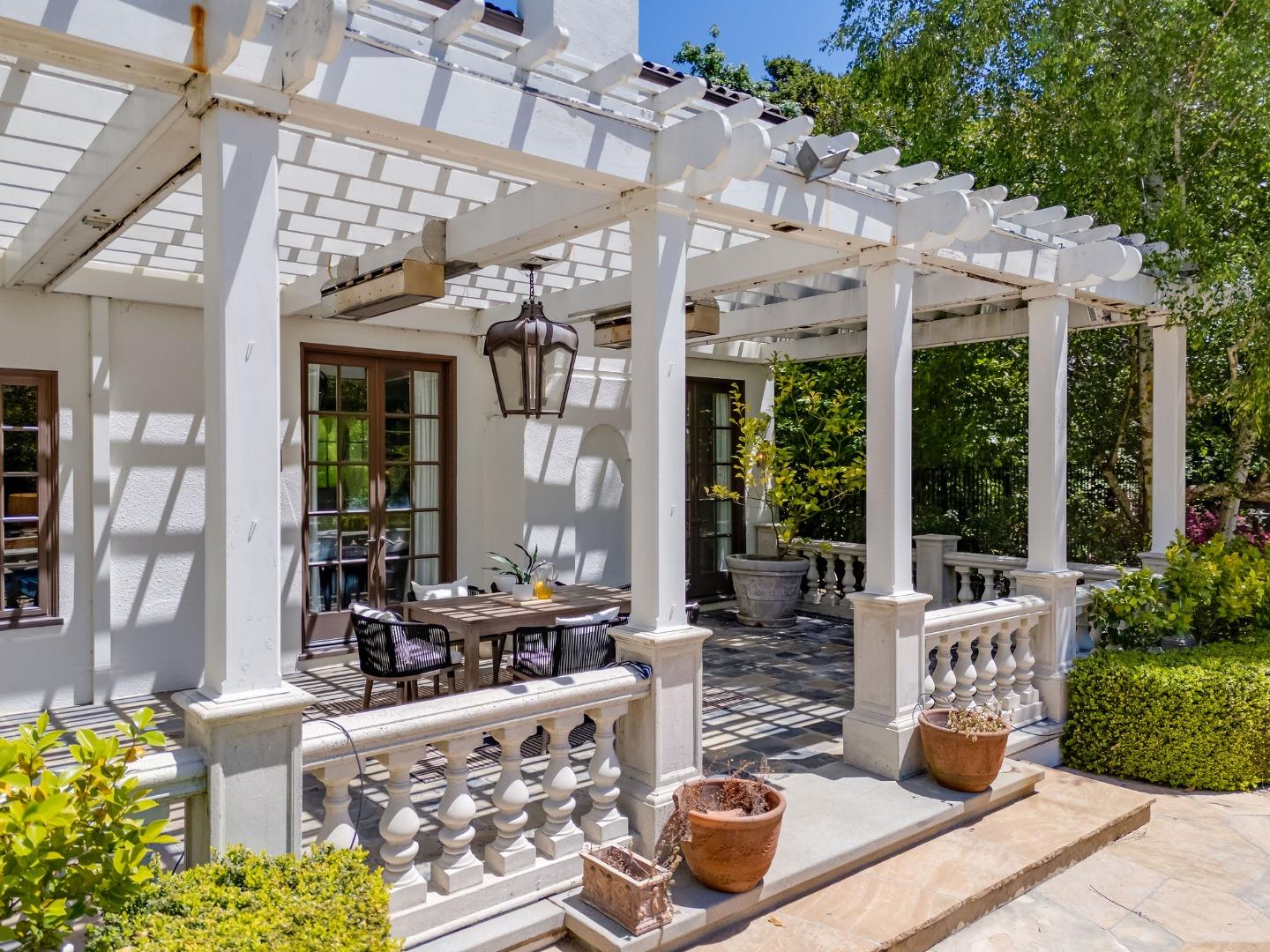 Detail Gallery Image 91 of 133 For 2181 Parkside Ave, Hillsborough,  CA 94010 - 7 Beds | 6/2 Baths