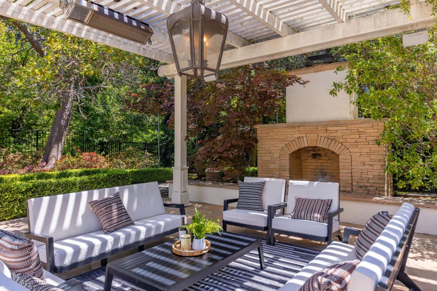 Detail Gallery Image 96 of 133 For 2181 Parkside Ave, Hillsborough,  CA 94010 - 7 Beds | 6/2 Baths