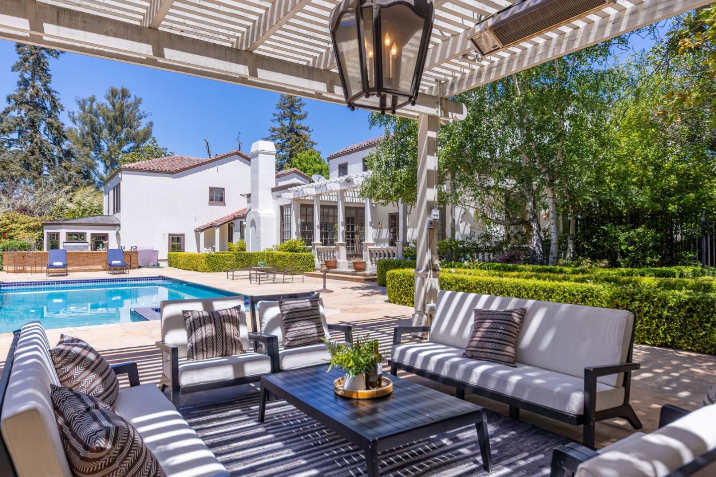 Detail Gallery Image 97 of 133 For 2181 Parkside Ave, Hillsborough,  CA 94010 - 7 Beds | 6/2 Baths