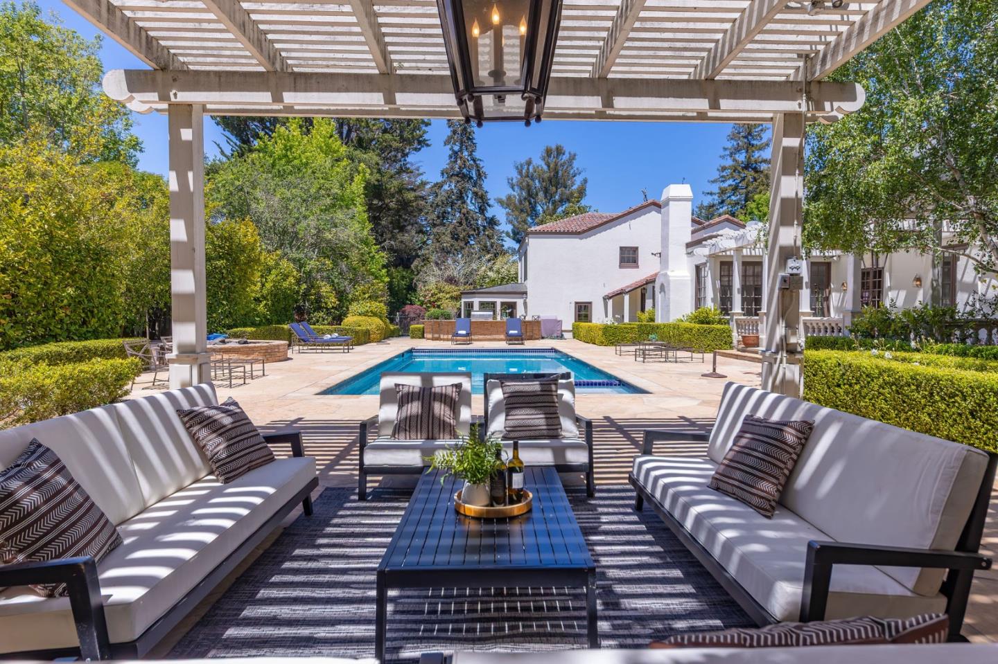 Detail Gallery Image 98 of 133 For 2181 Parkside Ave, Hillsborough,  CA 94010 - 7 Beds | 6/2 Baths