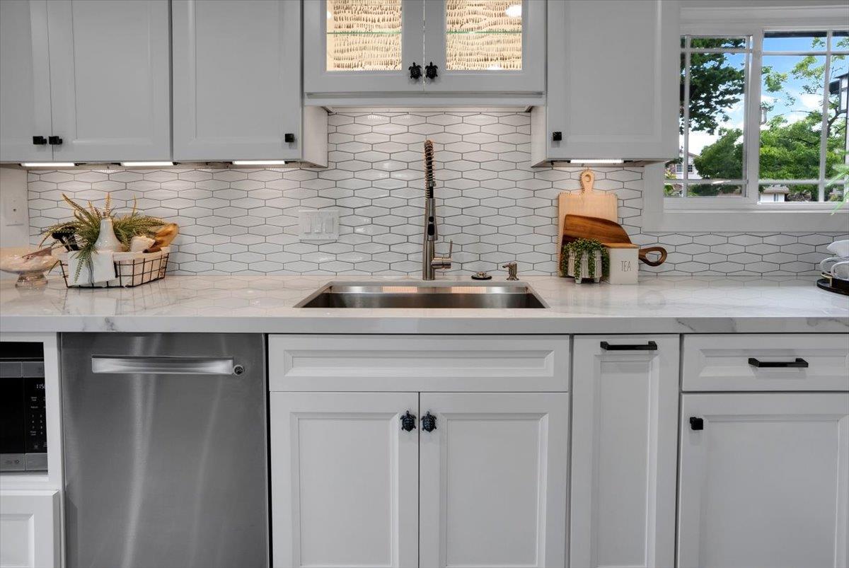 Detail Gallery Image 10 of 23 For 5459 Clovercrest Dr, San Jose,  CA 95118 - 3 Beds | 2 Baths