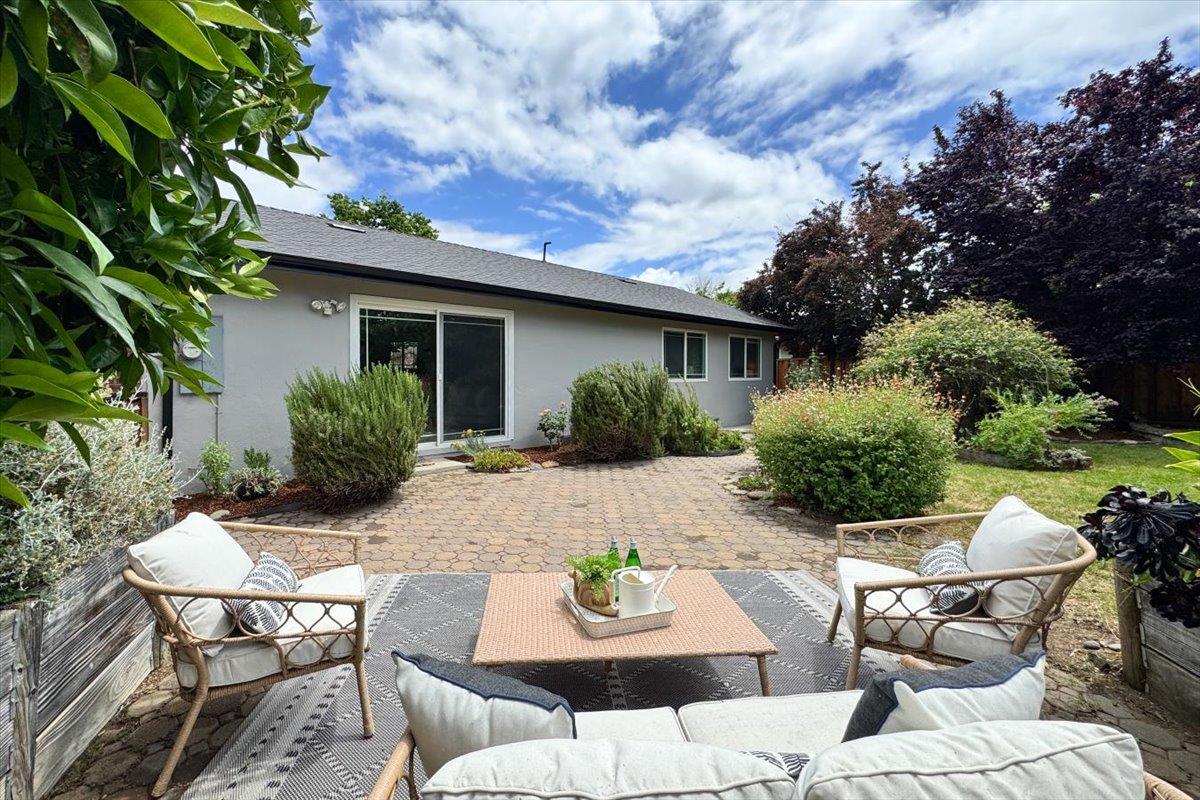 Detail Gallery Image 11 of 23 For 5459 Clovercrest Dr, San Jose,  CA 95118 - 3 Beds | 2 Baths