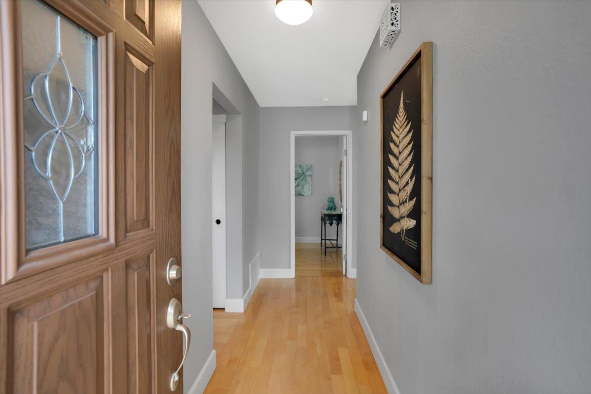 Detail Gallery Image 4 of 23 For 5459 Clovercrest Dr, San Jose,  CA 95118 - 3 Beds | 2 Baths
