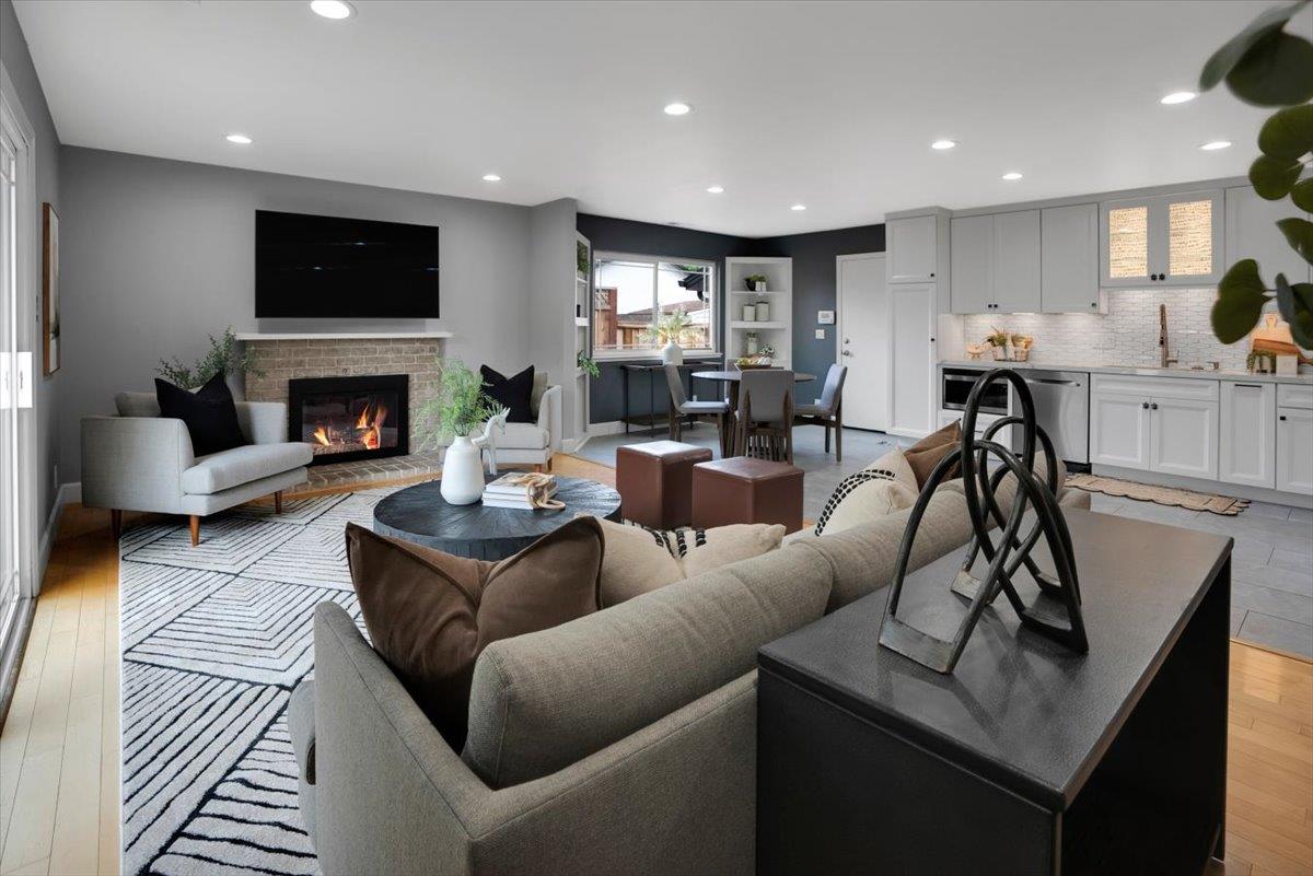 Detail Gallery Image 7 of 23 For 5459 Clovercrest Dr, San Jose,  CA 95118 - 3 Beds | 2 Baths
