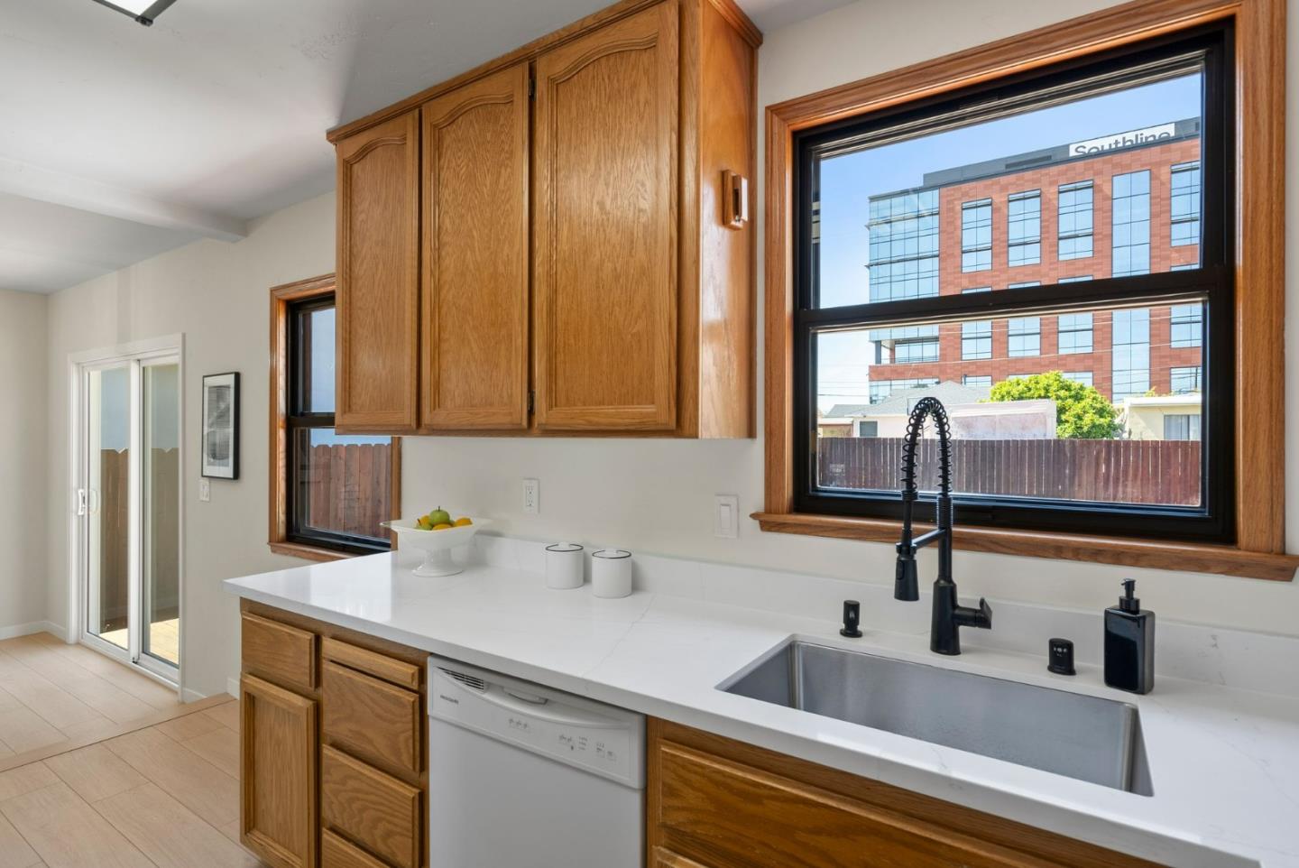 Detail Gallery Image 12 of 23 For 52 Pacific Ave, San Bruno,  CA 94066 - 2 Beds | 1 Baths