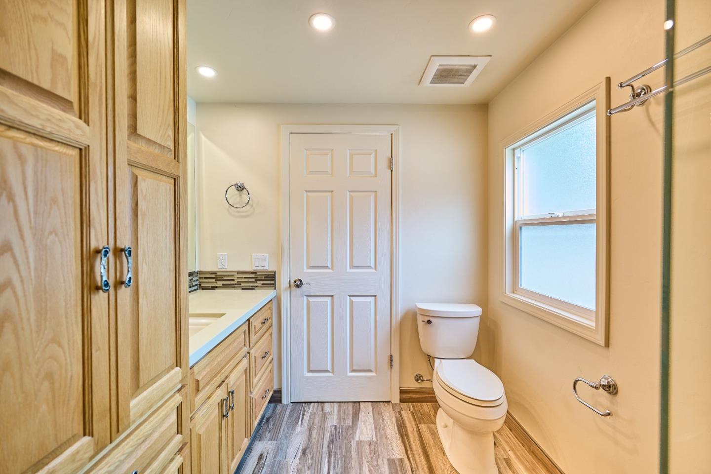 Detail Gallery Image 13 of 22 For 333 Seely Ave, Aromas,  CA 95004 - 3 Beds | 3 Baths