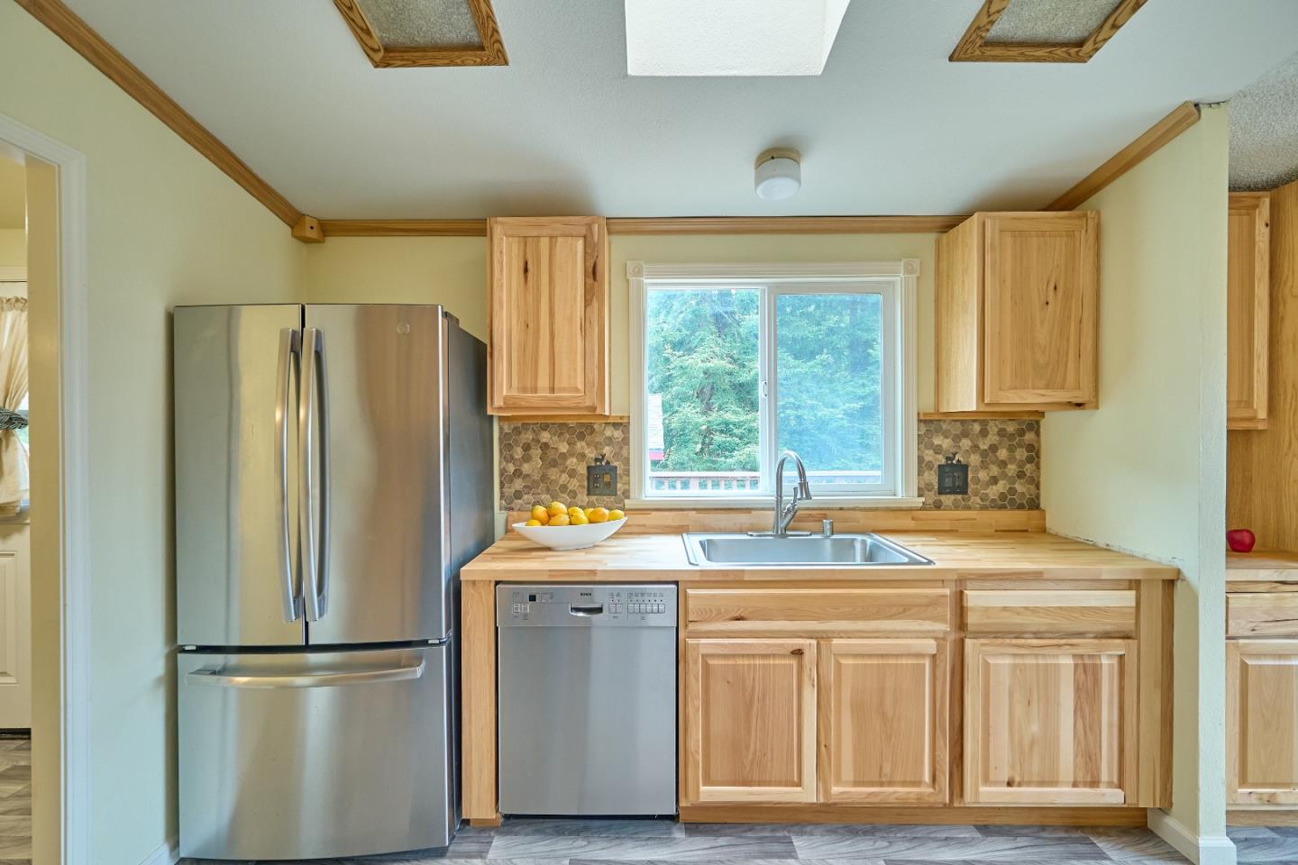 Detail Gallery Image 7 of 22 For 333 Seely Ave, Aromas,  CA 95004 - 3 Beds | 3 Baths