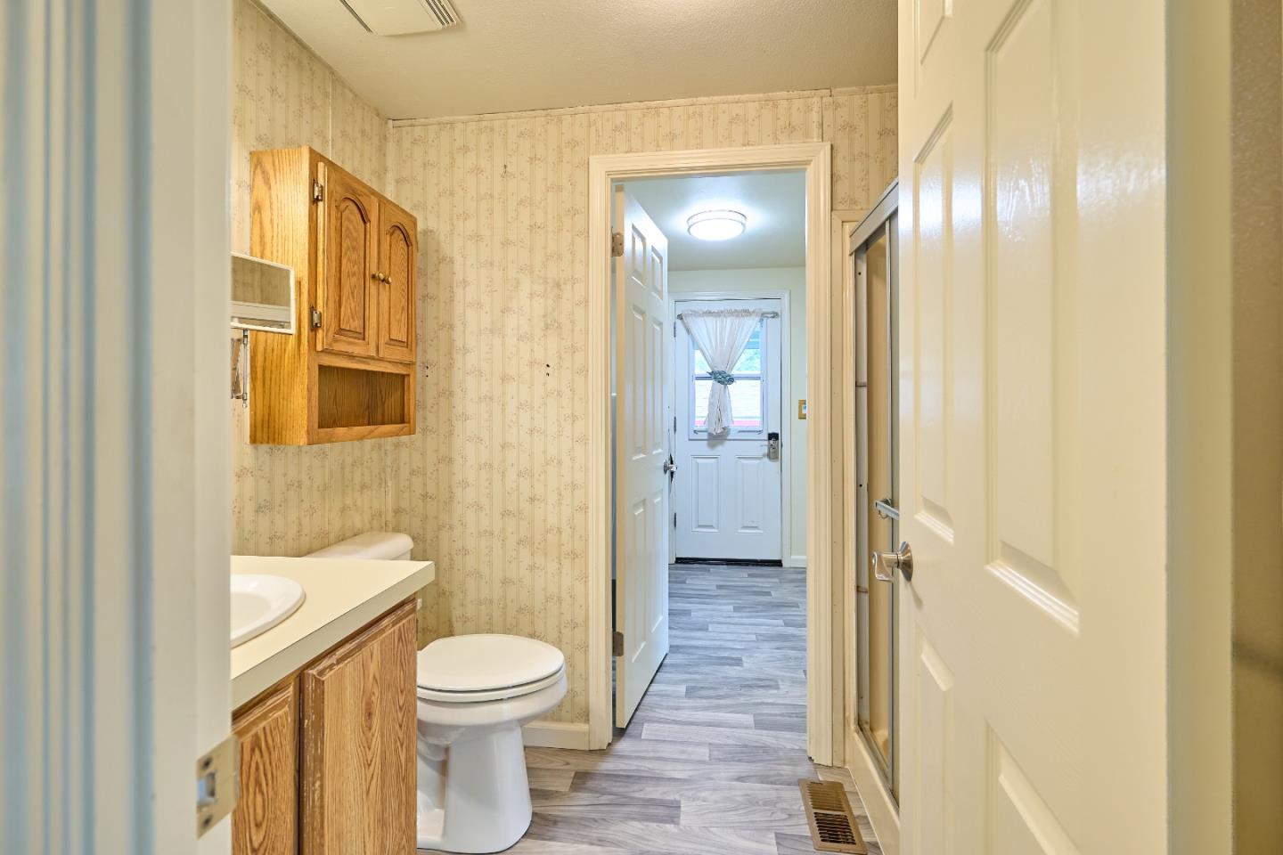 Detail Gallery Image 8 of 22 For 333 Seely Ave, Aromas,  CA 95004 - 3 Beds | 3 Baths