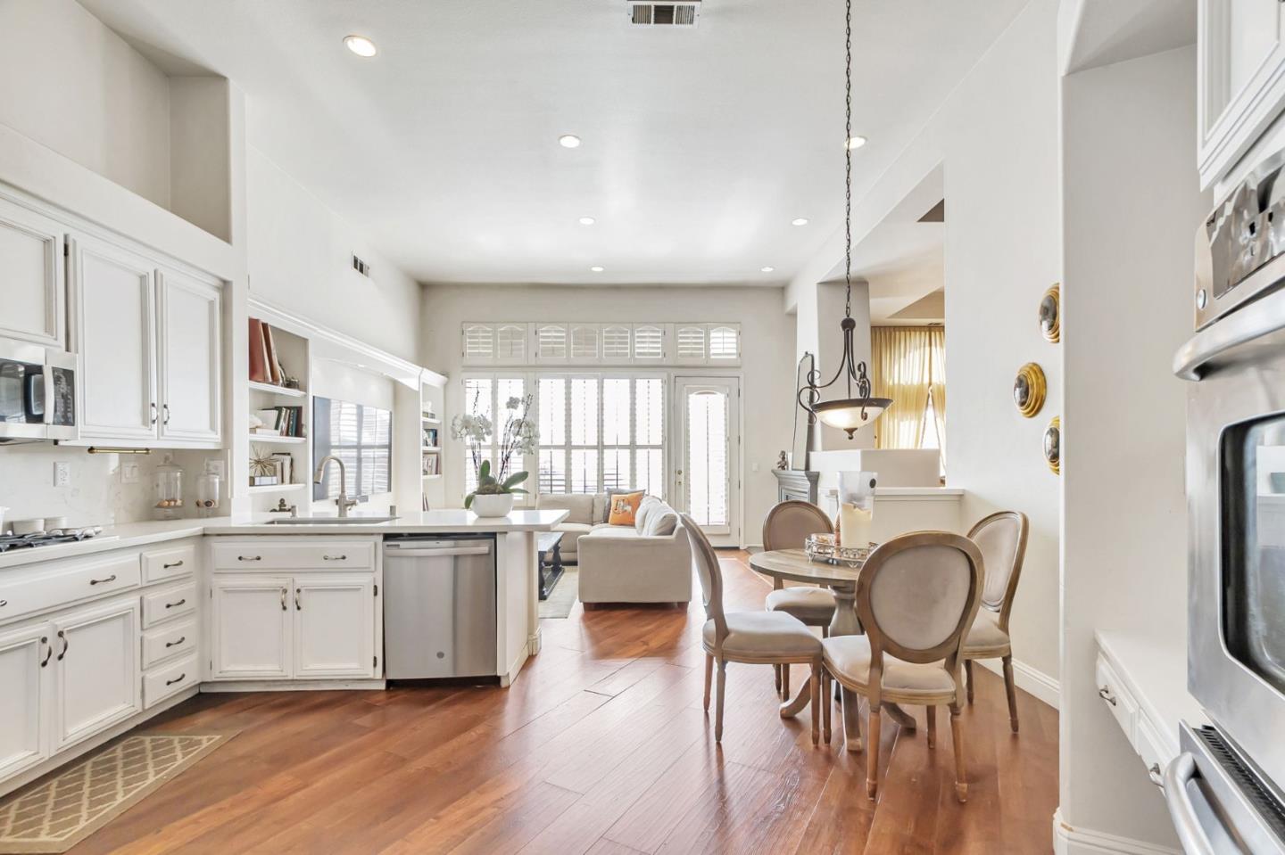 Detail Gallery Image 15 of 43 For 1140 Mallard Ridge, San Jose,  CA 95120 - 3 Beds | 2/1 Baths