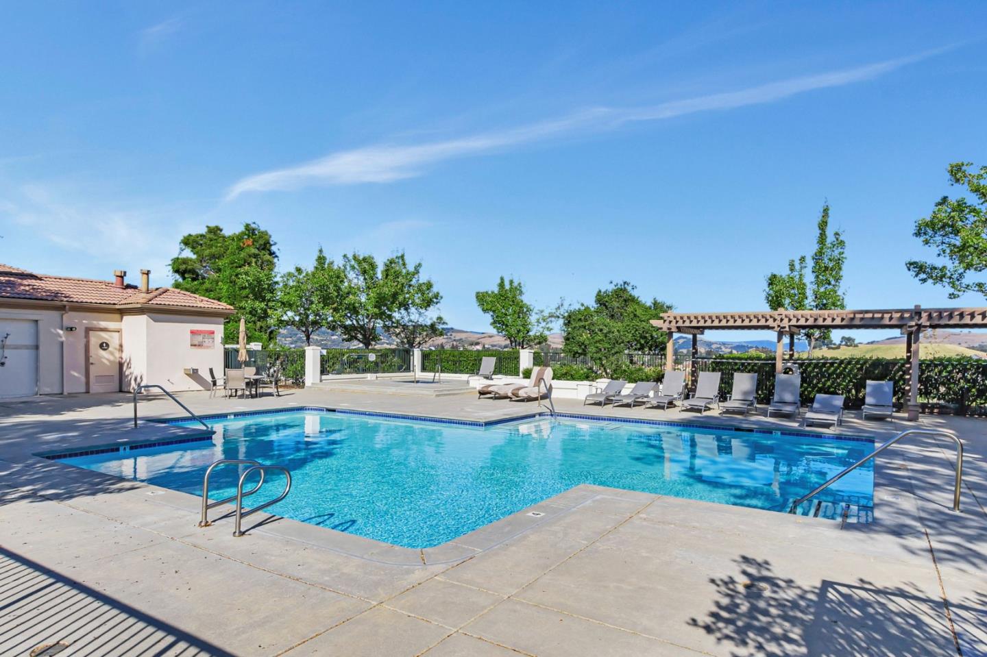Detail Gallery Image 37 of 43 For 1140 Mallard Ridge, San Jose,  CA 95120 - 3 Beds | 2/1 Baths