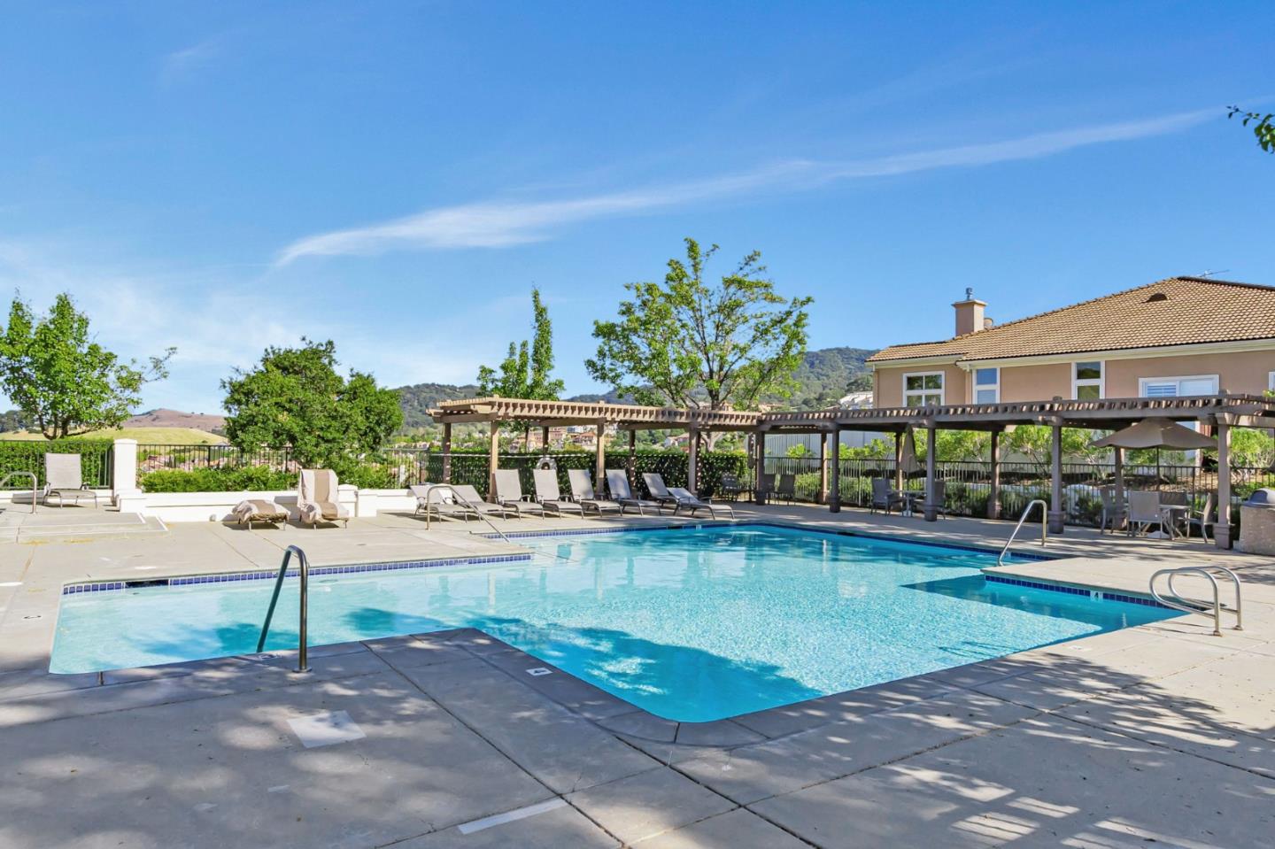 Detail Gallery Image 38 of 43 For 1140 Mallard Ridge, San Jose,  CA 95120 - 3 Beds | 2/1 Baths