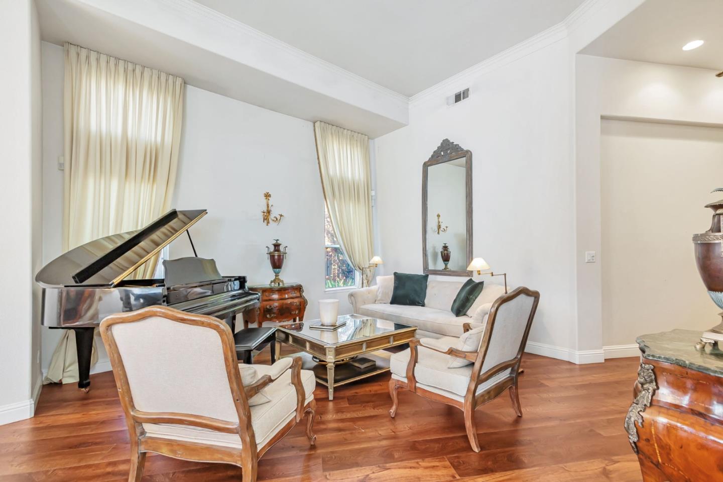 Detail Gallery Image 4 of 43 For 1140 Mallard Ridge, San Jose,  CA 95120 - 3 Beds | 2/1 Baths