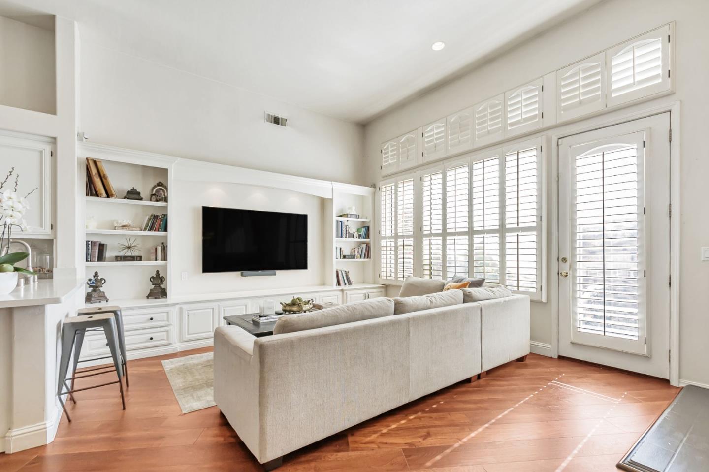 Detail Gallery Image 7 of 43 For 1140 Mallard Ridge, San Jose,  CA 95120 - 3 Beds | 2/1 Baths