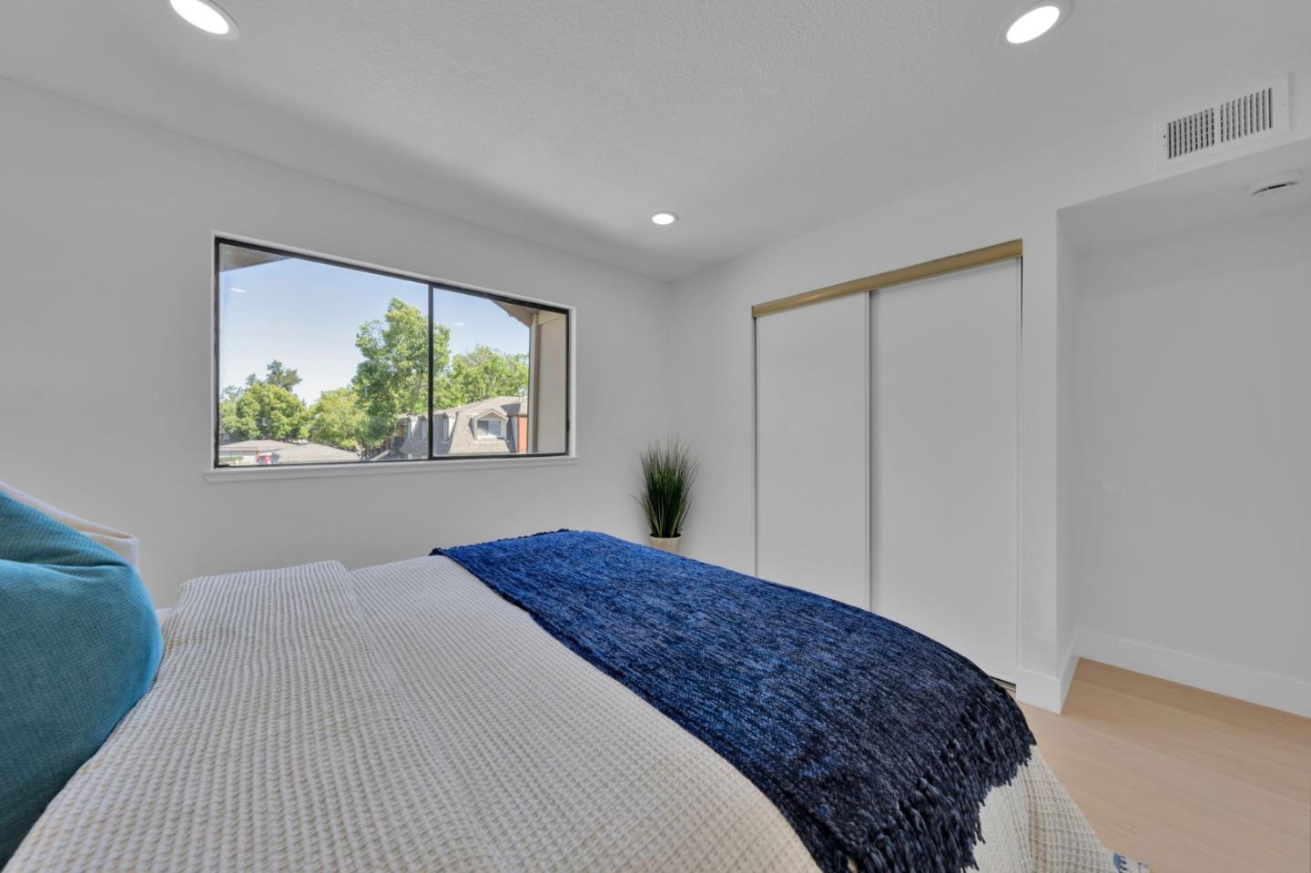 Detail Gallery Image 13 of 28 For 3226 Shadow Springs Pl, San Jose,  CA 95121 - 2 Beds | 1 Baths