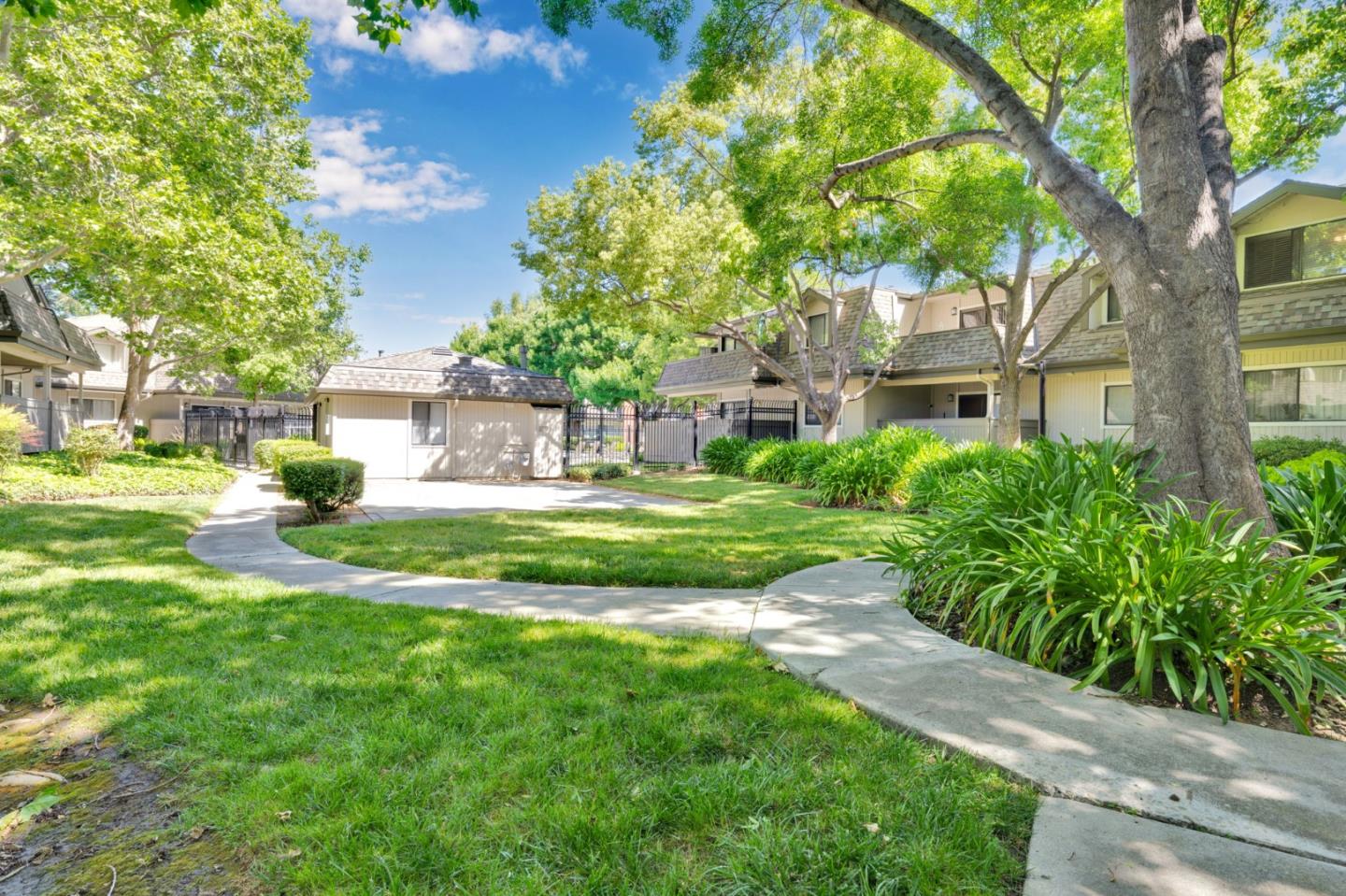 Detail Gallery Image 23 of 28 For 3226 Shadow Springs Pl, San Jose,  CA 95121 - 2 Beds | 1 Baths