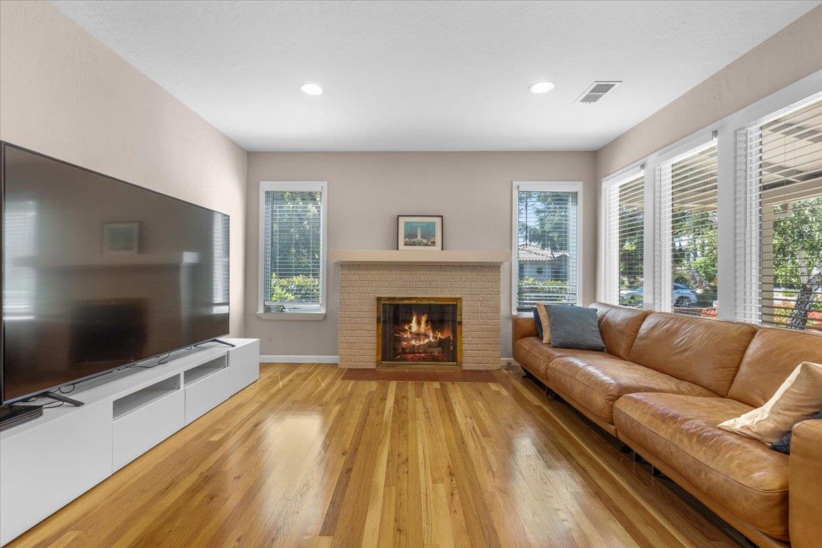 Detail Gallery Image 10 of 39 For 20393 Zorka Ave, Saratoga,  CA 95070 - 5 Beds | 4 Baths