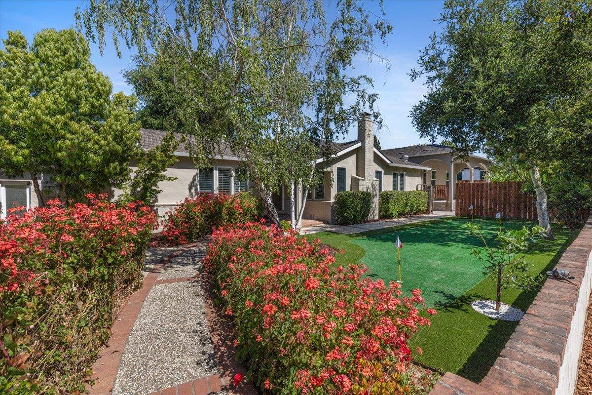 Detail Gallery Image 3 of 39 For 20393 Zorka Ave, Saratoga,  CA 95070 - 5 Beds | 4 Baths