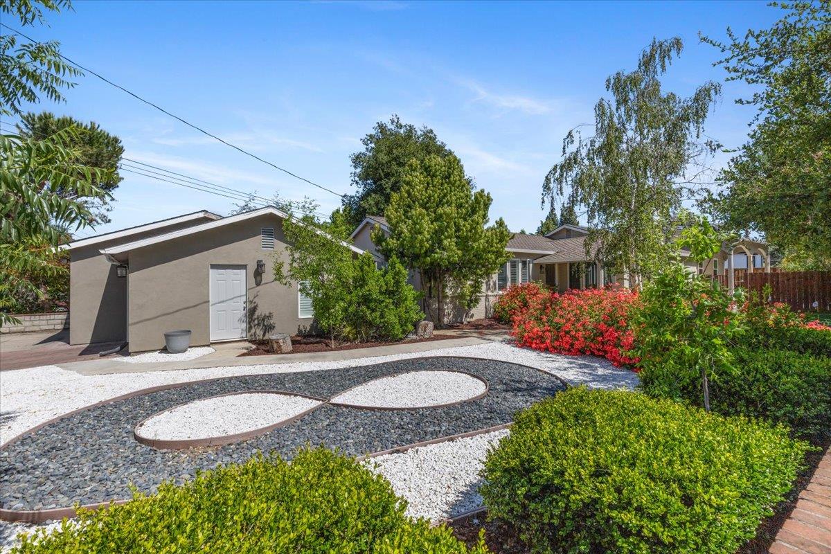 Detail Gallery Image 4 of 39 For 20393 Zorka Ave, Saratoga,  CA 95070 - 5 Beds | 4 Baths