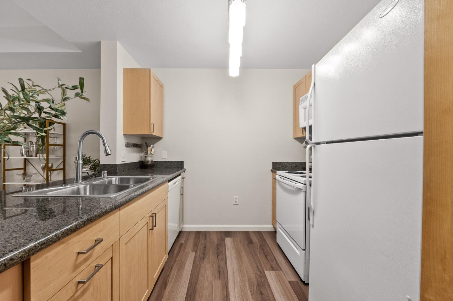 Detail Gallery Image 3 of 29 For 1550 Technology Dr #2106,  San Jose,  CA 95110 - 1 Beds | 1 Baths