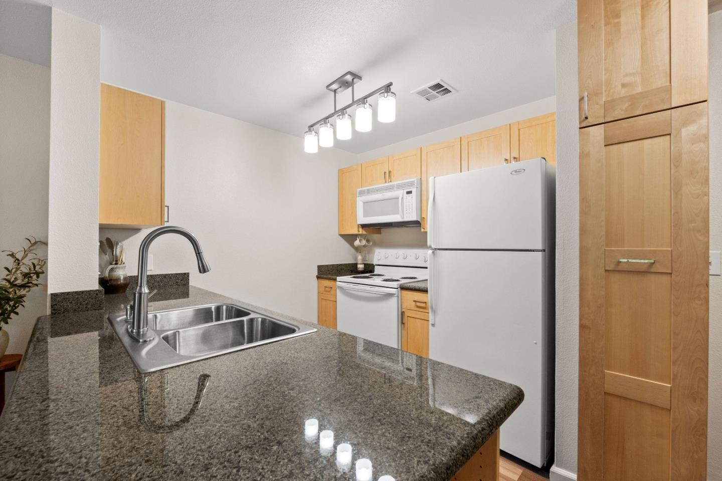 Detail Gallery Image 4 of 29 For 1550 Technology Dr #2106,  San Jose,  CA 95110 - 1 Beds | 1 Baths