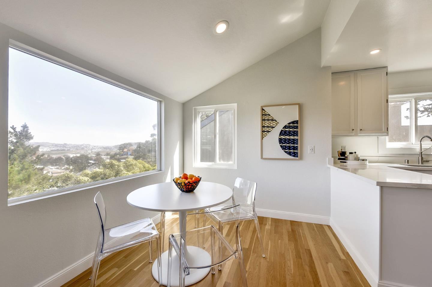 Detail Gallery Image 25 of 58 For 1117 Humboldt Rd, Brisbane,  CA 94005 - 4 Beds | 2/1 Baths
