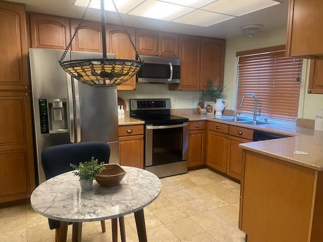 Detail Gallery Image 6 of 21 For 210 7th St, Richmond,  CA 94801 - 4 Beds | 2 Baths