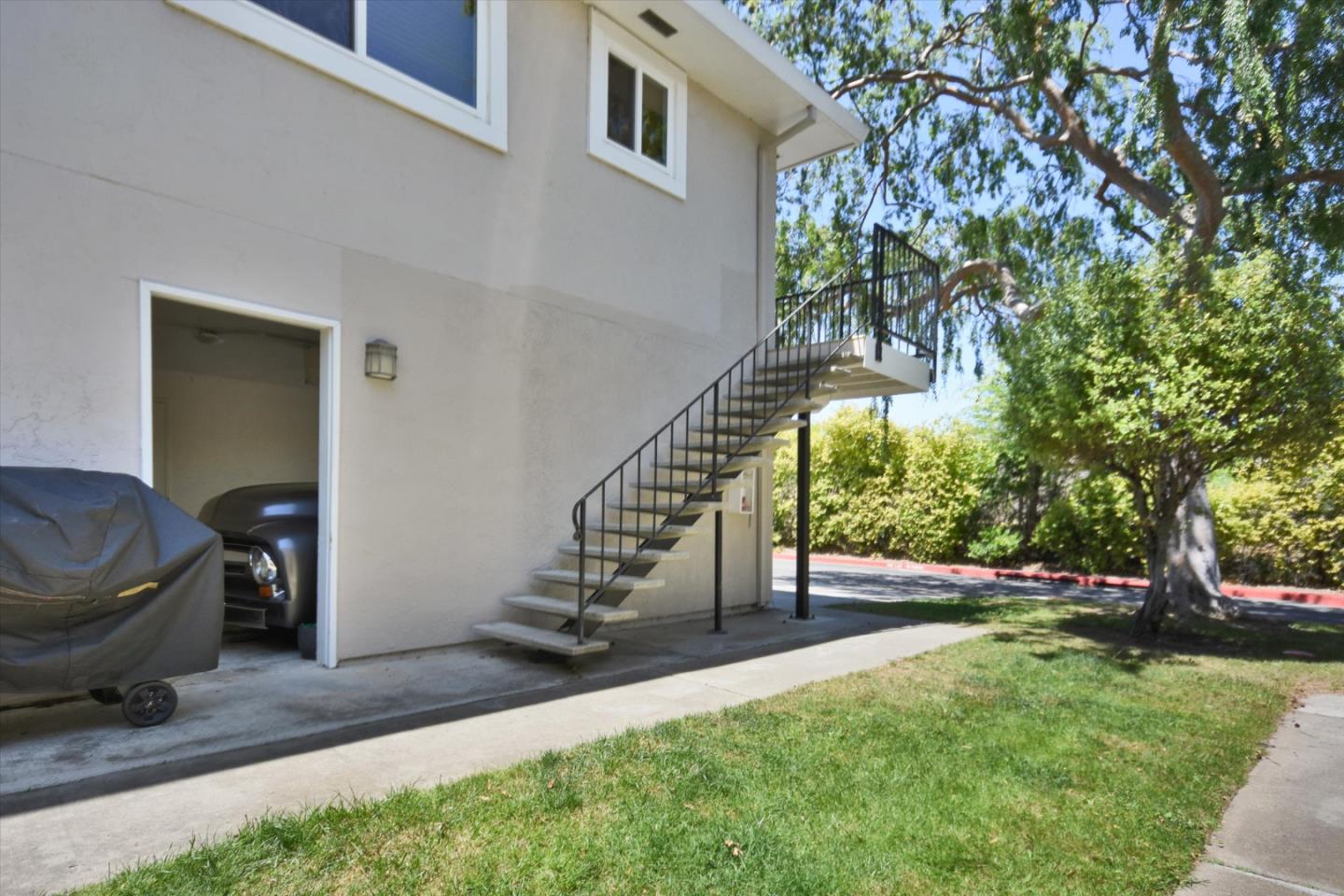 Detail Gallery Image 2 of 33 For 2309 Saidel Dr #4,  San Jose,  CA 95124 - 2 Beds | 1 Baths