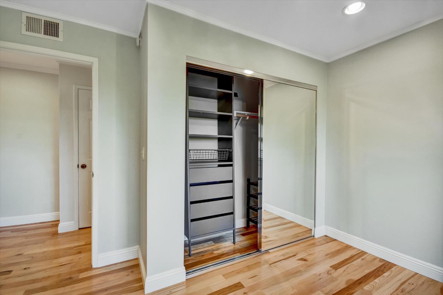 Detail Gallery Image 31 of 33 For 2309 Saidel Dr #4,  San Jose,  CA 95124 - 2 Beds | 1 Baths