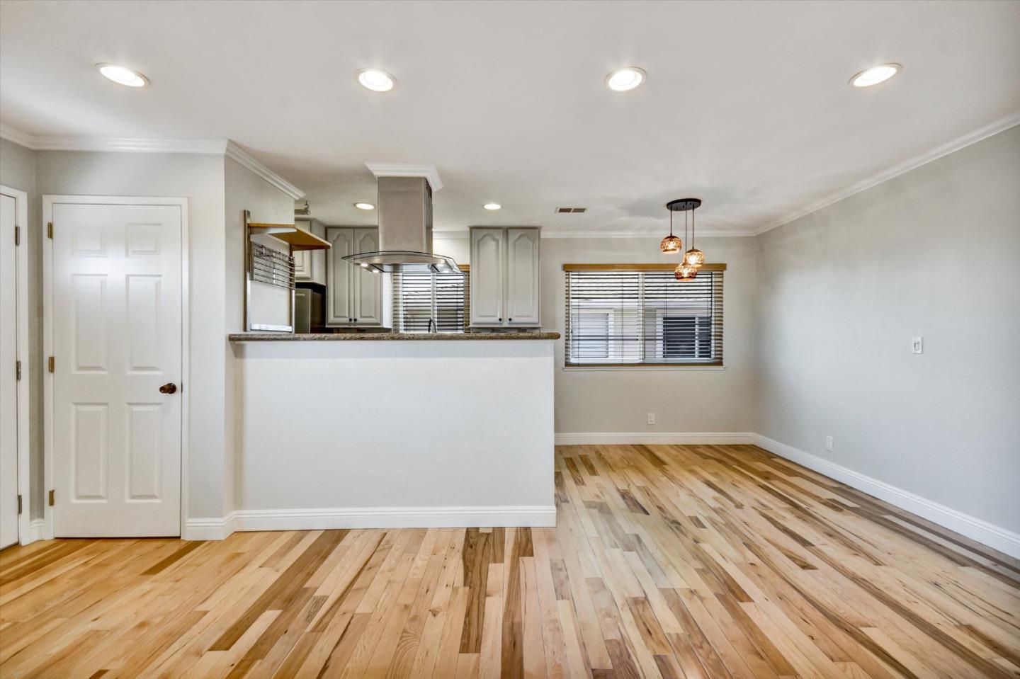 Detail Gallery Image 7 of 33 For 2309 Saidel Dr #4,  San Jose,  CA 95124 - 2 Beds | 1 Baths