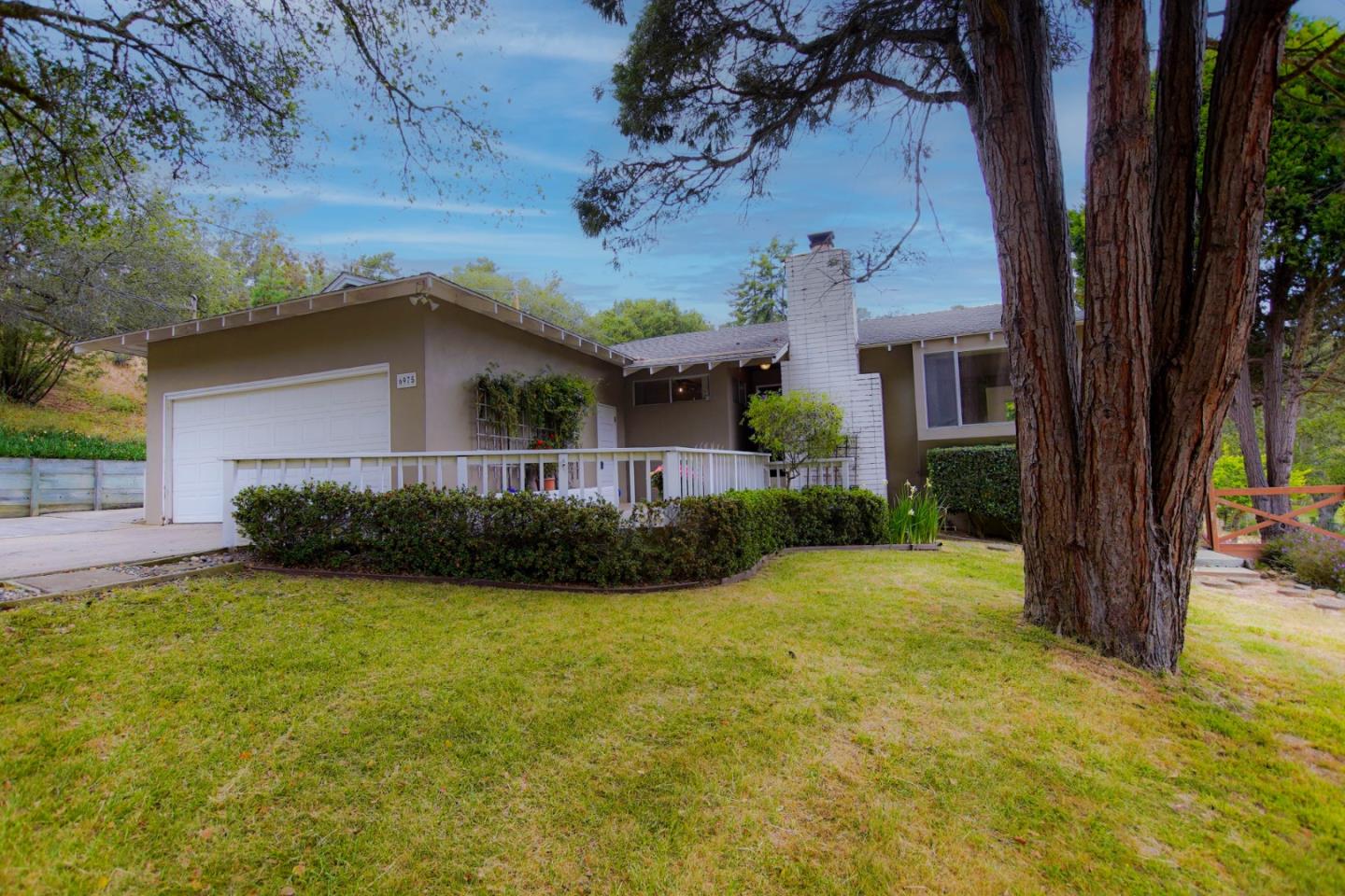 Detail Gallery Image 4 of 45 For 6975 Lakeview Dr, Prunedale,  CA 93907 - 4 Beds | 2 Baths