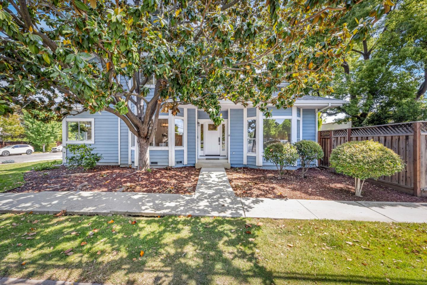 Detail Gallery Image 2 of 32 For 2247 Westgate Ave, San Jose,  CA 95125 - 5 Beds | 3 Baths