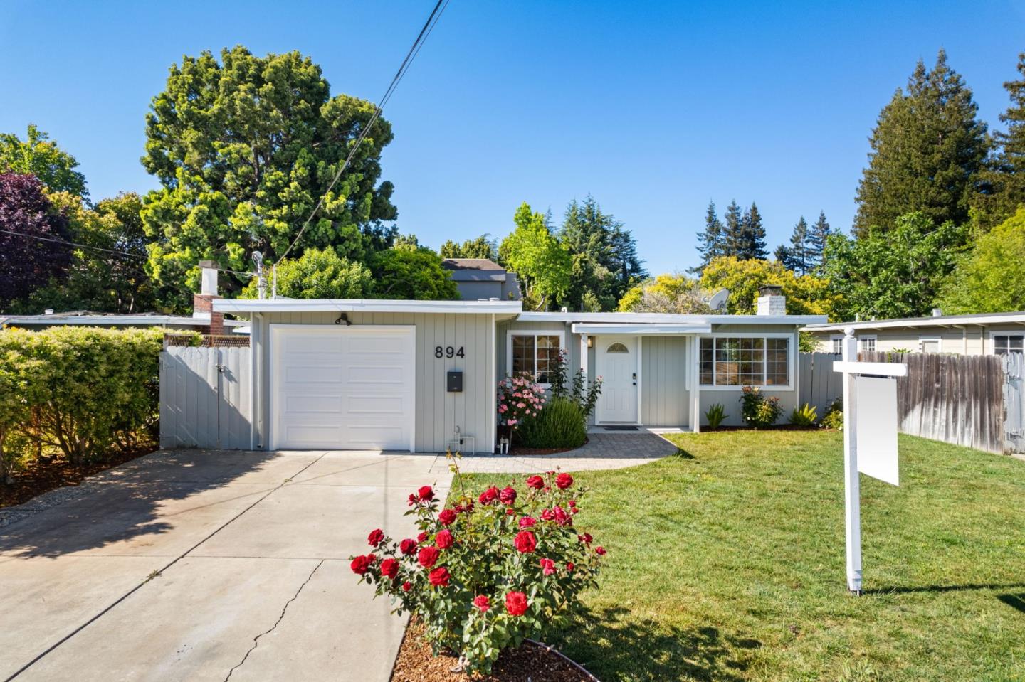 Detail Gallery Image 2 of 35 For 894 Lori Ave, Sunnyvale,  CA 94086 - 3 Beds | 2 Baths