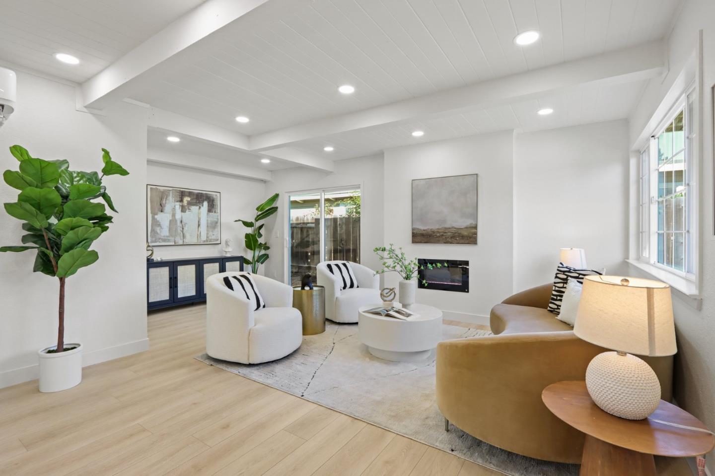 Detail Gallery Image 4 of 35 For 894 Lori Ave, Sunnyvale,  CA 94086 - 3 Beds | 2 Baths