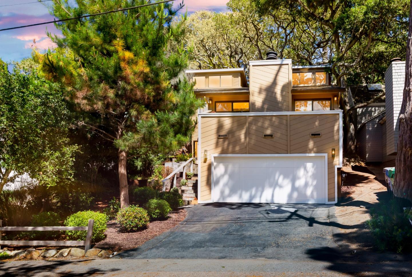 Detail Gallery Image 1 of 30 For 0 San Carlos 4 Ne of Third, Carmel,  CA 93923 - 2 Beds | 3 Baths